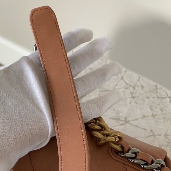 Chanel 19 small 21K caramel in brand new condition. It’s a full set - Picture 12 of 16